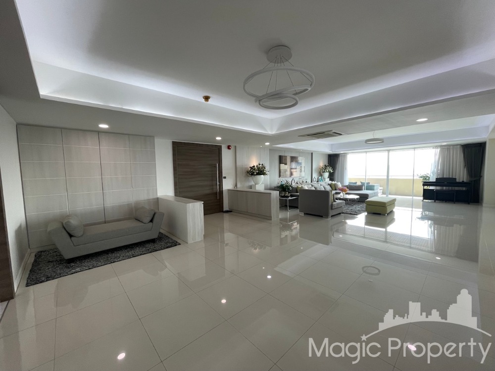 For SaleCondoSukhumvit, Asoke, Thonglor : 3 Bedrooms Condominium for Sale in Oriental Tower, Khlong Tan Nuea, Watthana, Bangkok 10110