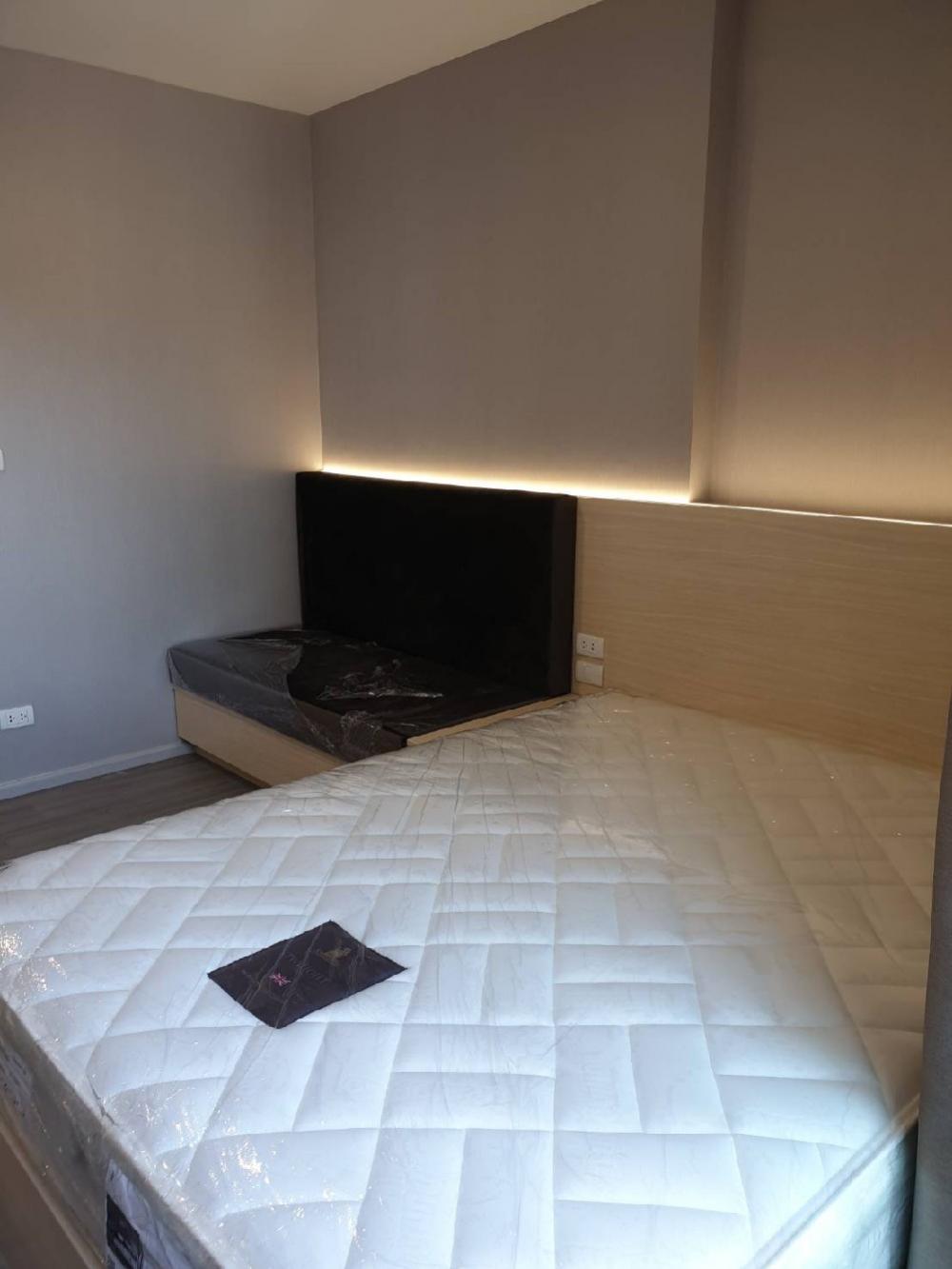 For RentCondoPinklao, Charansanitwong : The Parkland Charan - Pinklao Condo for rent : Newly room never use.Studio room for 24 sqm. on 21st floor A building.with nice decorated , fully furnished and electrical appliances.Next to MRT Bangyikhan.Rental only for 10,000 / m.