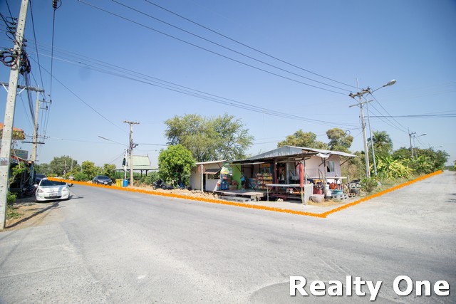 For SaleLandAyutthaya : Land for sale, next to Lat Yang Road, Klong Chik Subdistrict, Bang Pa-in, Ayutthaya, very beautiful corner plot.