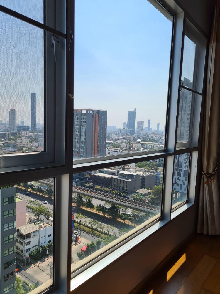 For SaleCondoWongwianyai, Charoennakor : Urgent sale, very cheap, room in good condition, 2x floor!!! Condo for sale Hive Taksin Size: 49.11 sq m (1Bedroom/1Bathroom) at a price of only 93,xxx per sq m.