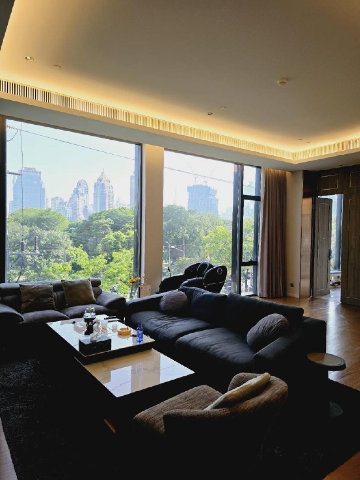 For SaleCondoWitthayu, Chidlom, Langsuan, Ploenchit : +++Quick sale++Sindhorn Lumpini ** 3 bedrooms, size 230 sq.m., fully furnished, ready to move in.