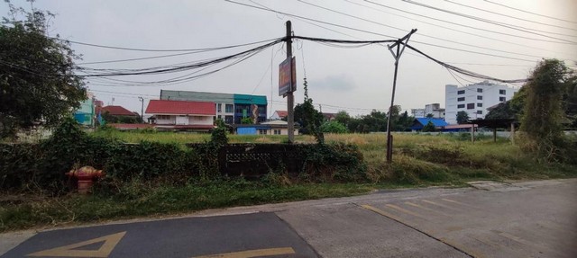 For SaleLandChokchai 4, Ladprao 71, Ladprao 48, : Land for sale, already filled, 510 sq m, Lat Phrao 80, good location, near the BTS station. Near the expressway Can enter and exit many places, Lat Phrao, Ratchada, convenient travel.