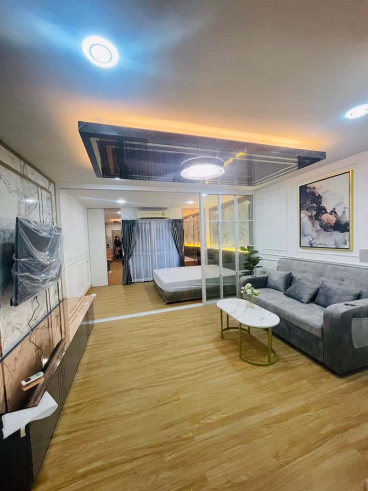 For SaleCondoRamkhamhaeng, Hua Mak : ✨ Installments of only 6,xxx baht to please those who love luxury rooms. Bodin Sweet Home Condo Project The room is large and well proportioned.