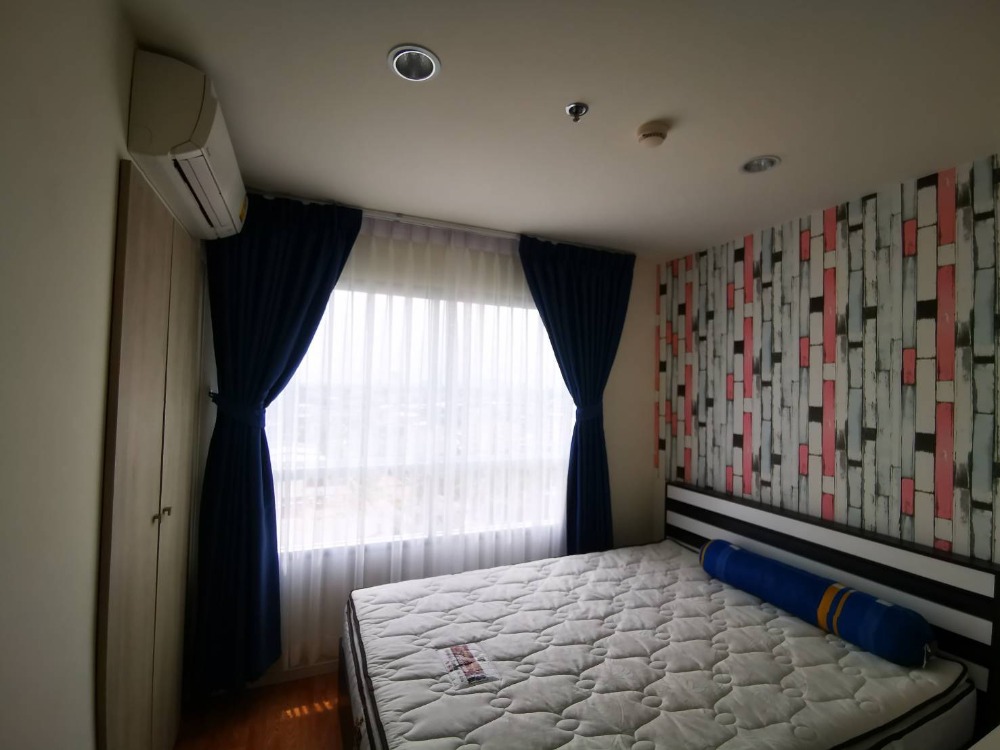 For SaleCondoNawamin, Ramindra : 1 bedroom condo for sale, Condo Lumpini Park Nawamin Sriburapha“ Size 26 square meters, beautiful room, good view, Building A1, next to the central road, complete, ready to move in. TLE 081-206-9708. If interested, you can try.