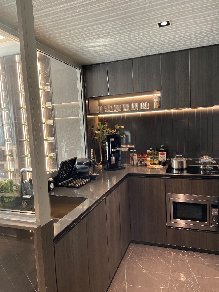 For SaleCondoSukhumvit, Asoke, Thonglor : Condo for sale, Walden Sukhumvit 39, 6th floor, usable area 45.77 sq m, 2 bedrooms (1 Bedroom Plus), 1 bathroom, sold fully furnished, ready to move in, convenient travel, near BTS Phrom Phong, only 900 m.