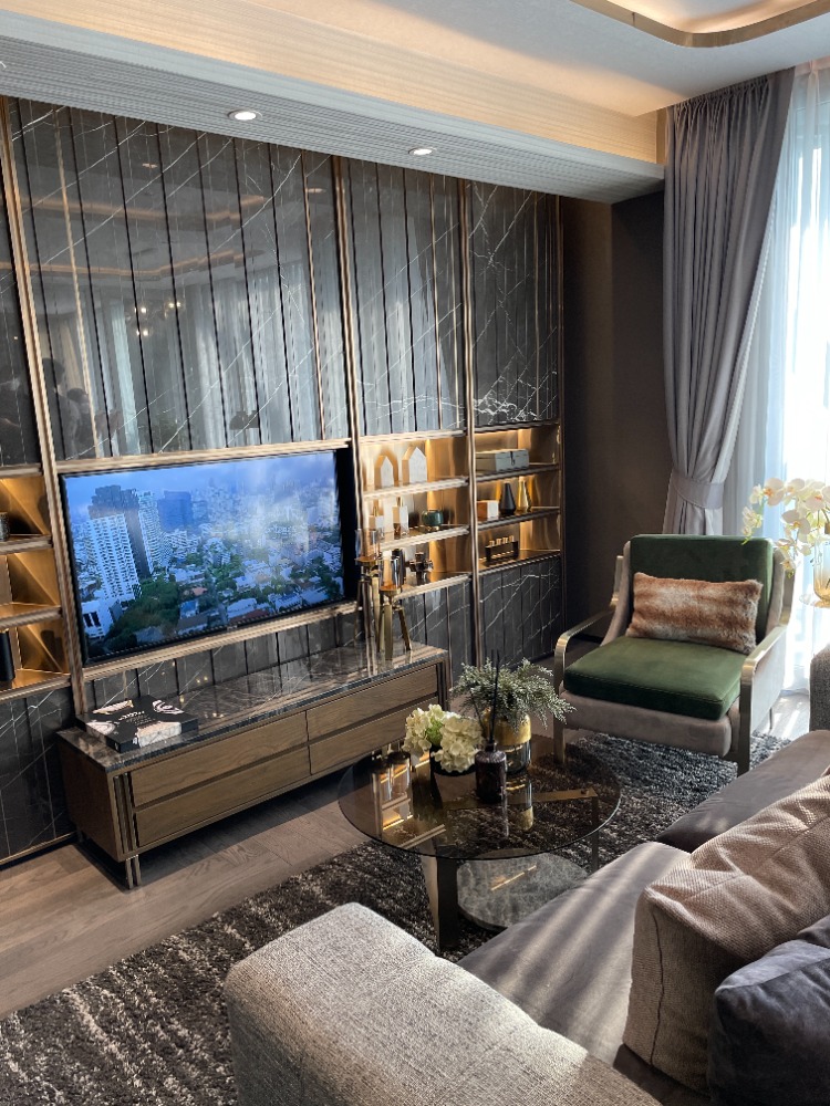 For SaleCondoSukhumvit, Asoke, Thonglor : Condo for sale, Walden Sukhumvit 39, 7th floor, usable area 98.09 sq m, 2 bedrooms, 3 bathrooms, Special Unit, sold fully furnished, ready to move in, convenient travel, near BTS Phrom Phong, only 900 m.