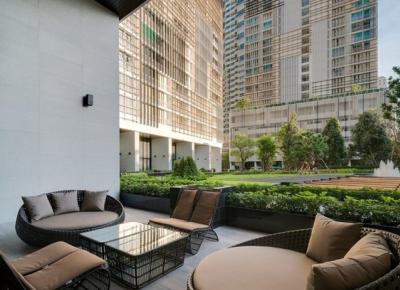 For RentCondoSukhumvit, Asoke, Thonglor : Condo Park 24 is a high rise condo group near BTS Phrom Phong.