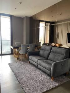 For RentCondoRama9, Petchburi, RCA : for rent The Esse at singha complex 2 bed special deal!!🧡🧡