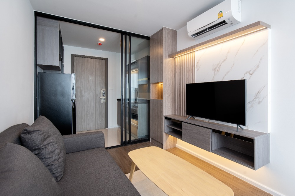 ให้เช่าคอนโดรัชดา ห้วยขวาง : Owner Post ให้เช่า Smart Closet 1 bed ชั้น 8 ทิศเหนือ Built in ทั้งห้อง Fully Furnished Ready to move in