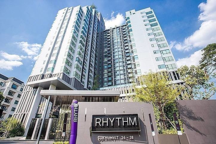 For SaleCondoSukhumvit, Asoke, Thonglor : ❤️Best Deal❤️For Sale Condo Rhythm Sukhumvit 36 - 38. 2B2B, 55 sq.m. Corner unit, high floor. Walkable to the BTS Thonglor