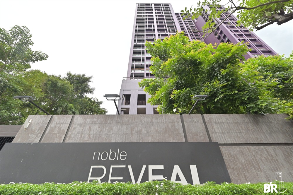 For SaleCondoSukhumvit, Asoke, Thonglor : 🚨Special Unit / Urgent Sale🚨For Sale Condo Noble Reveal. 2 Beds 2 Baths, 87.52 sq.m. Large & rare unit, fully-furnished, high floor, very nice city view. Near BTS Ekkamai 350m.