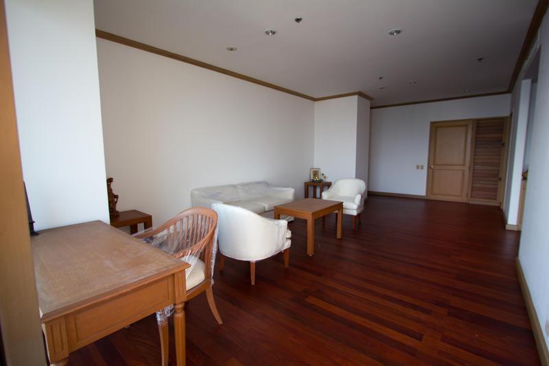 For RentCondoWongwianyai, Charoennakor : For Rent Baan Sathorn Chaopraya 1 Bedroom 1 Bathroom 62.59 sqm