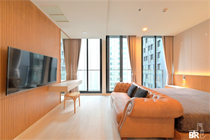 For SaleCondoWitthayu, Chidlom, Langsuan, Ploenchit : ✨Exclusive Price✨For Sale Condo Noble Ploenchit, 1 Bed 1 Bath, 45.5 sq.m, Beautiful fully-furnished with private lift, high floor. Condo connectted to BTS Ploenchit