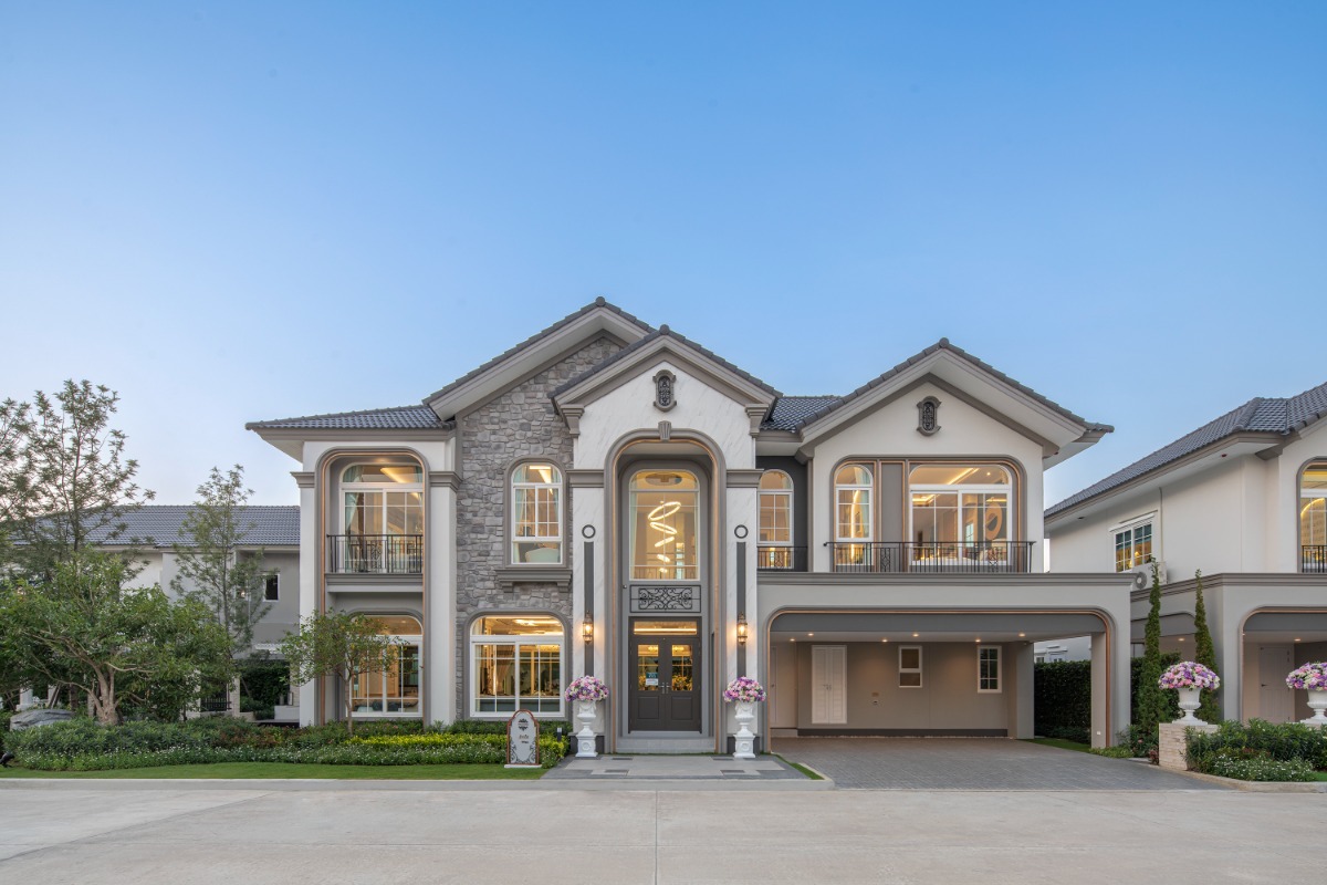 Grandio Ramintra‑Wongwaen