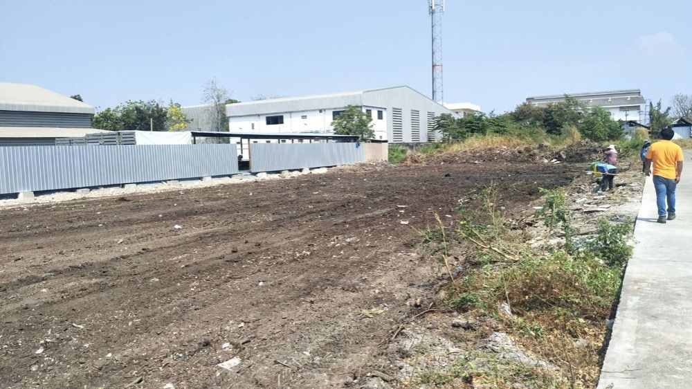 For SaleLandSamut Prakan,Samrong : *** Land for sale, 900 square meters, filled, Soi Thai Prakan, Bang Phli, Samut Prakan, very cheap sale, suitable for factories, warehouses, apartments.