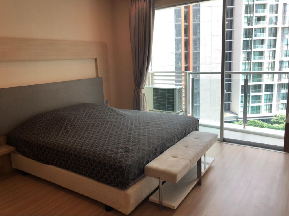 For SaleCondoOnnut, Udomsuk : 🔥 Selling at a loss!!! Sky Walk Condo, a luxury condo in the heart of the city, near BTS Phra Khanong