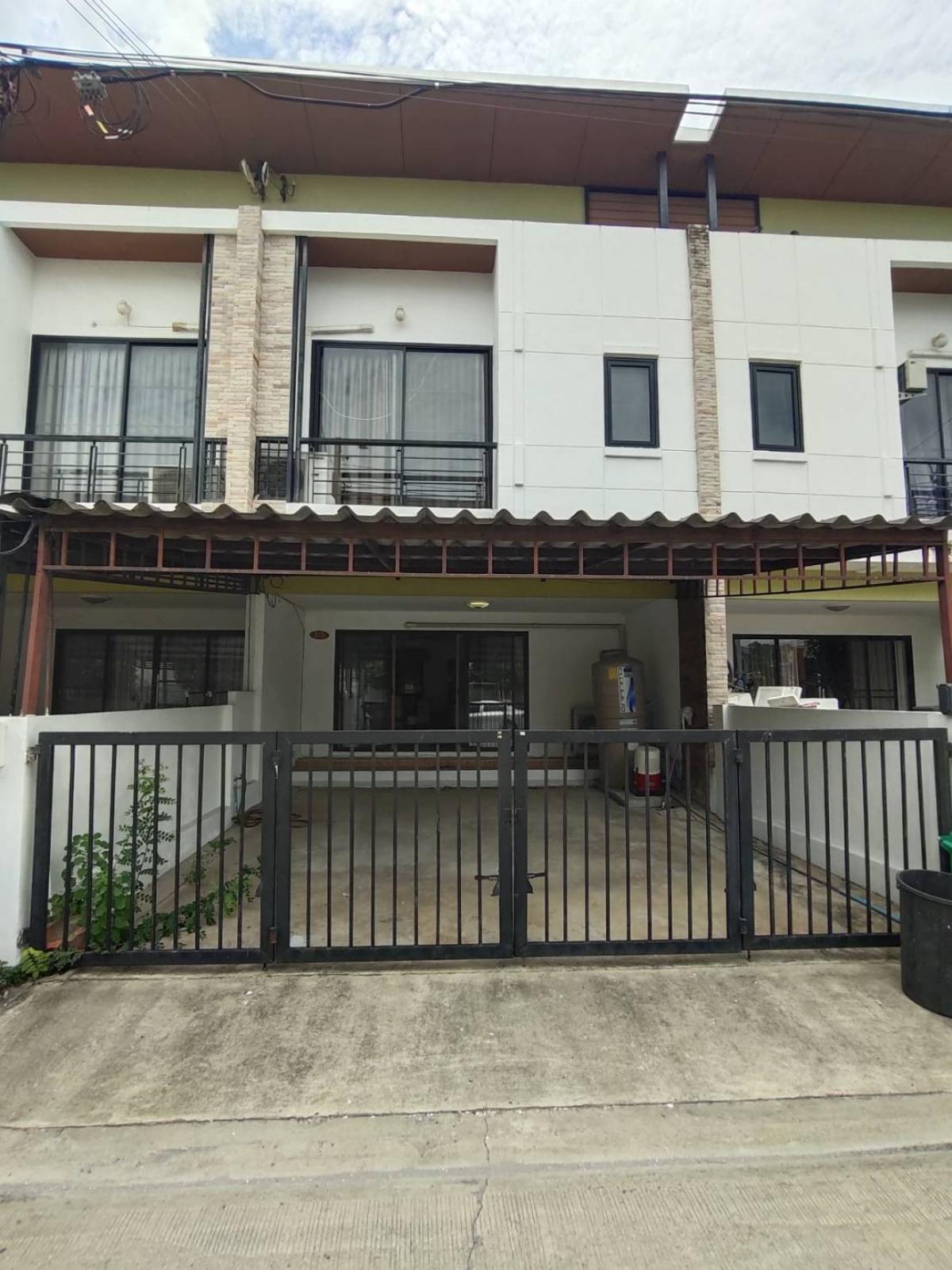 For RentTownhouseLadkrabang, Suwannaphum Airport : Townhome for Rent, Fully furnished at The Enter Click village Soi Karnchanapisek39 near Gemopolis, Suvarnabhumi airport