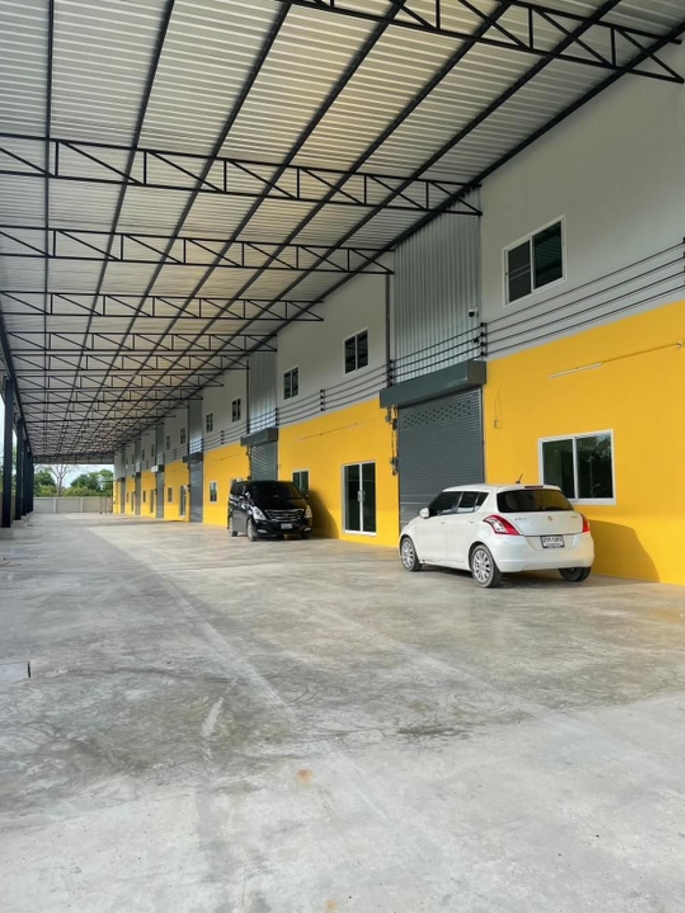 For RentWarehouseRathburana, Suksawat : Warehouse for rent near expressway and rama2540 sqm for 5 units890 sqm for 1 unit3 years contract