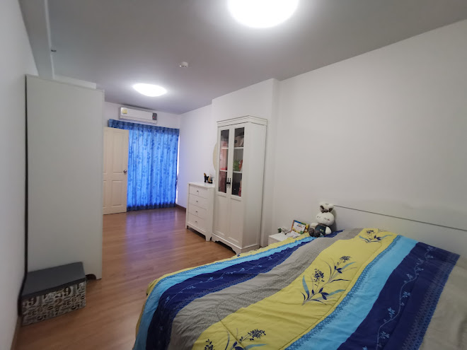 For SaleCondoSapankwai,Jatujak : Supalai Park Ratchayothin, 1 bedroom, 10th floor, pool view, ready to move in. The room has never been rented, the owner lives.