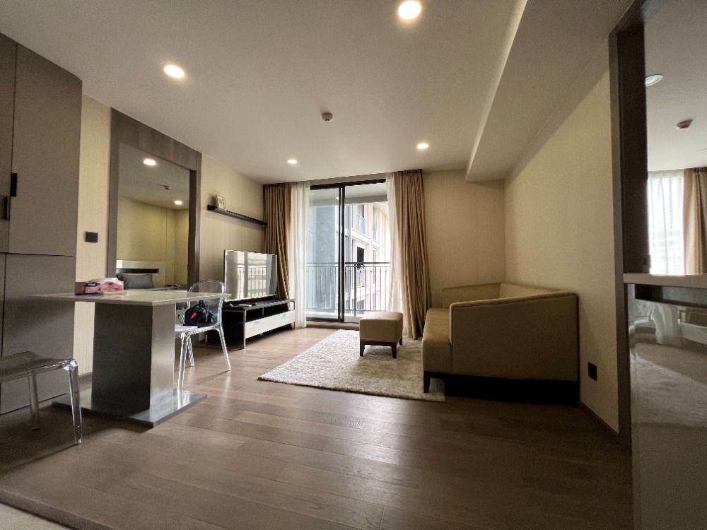 For SaleCondoWitthayu, Chidlom, Langsuan, Ploenchit : Selling luxury condo in the middle of the city, KLASS Sarasin-Rajdamri at a cheap price.