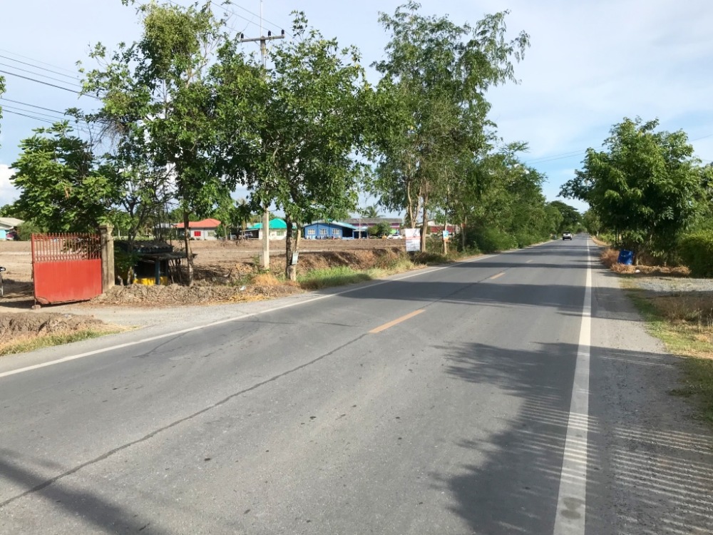 For SaleLandNakhon Pathom : Land in front of the road behind the Tha Chin River, 18 rai 1 ngan 46 sq m., Lam Phaya Bang Len Floating Market area, beautiful plot, near Bangkok.