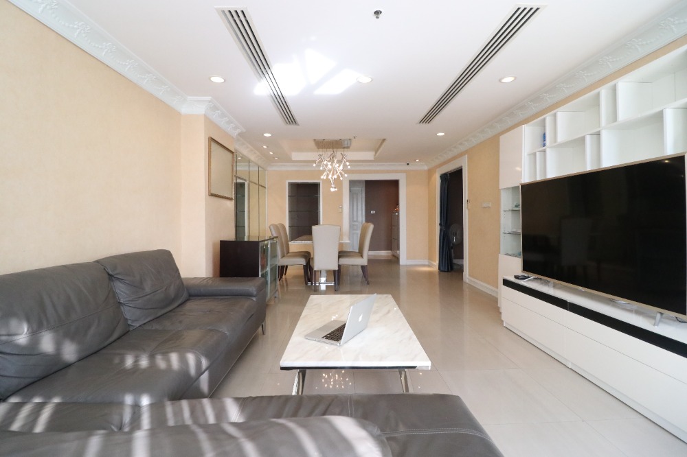 For SaleCondoSukhumvit, Asoke, Thonglor : Condo for sale, The Waterford Diamond, Sukhumvit 30/1, next to BTS Phrom Phong, beautiful view, corner room, good location, ready to move in