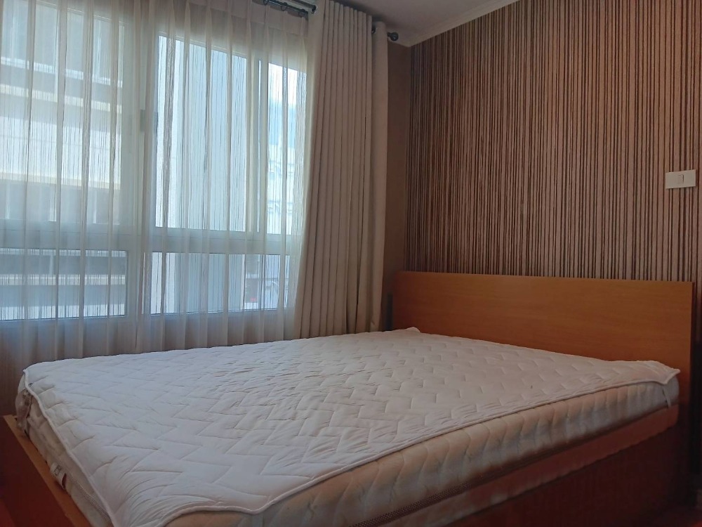 For RentCondoRatchadapisek, Huaikwang, Suttisan : #For rent Condo Lumpini Ville Cultural Center near MRT HuaiKhwang - Studioroom, 1 bathroom, 1 kitchen - 3rd floor, area 30 sq m - Fully furnished, rent 9,500 baht/month