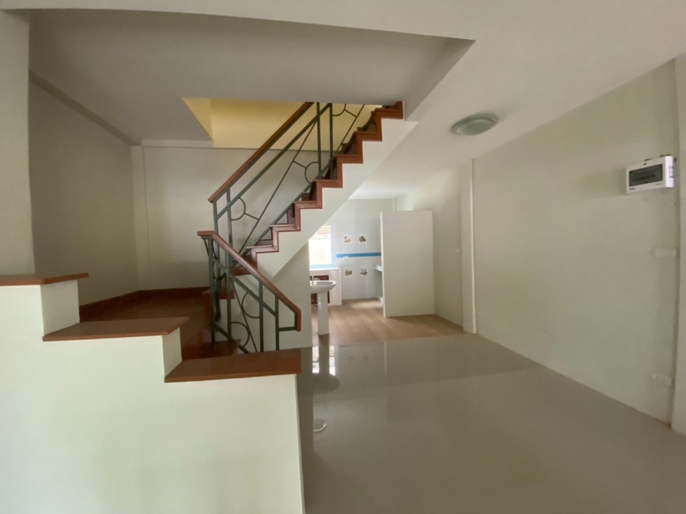 For SaleTownhouseRayong : Urgent sale, 2-storey townhome, Pla Beach Town, near Rayong sea, price 2 million