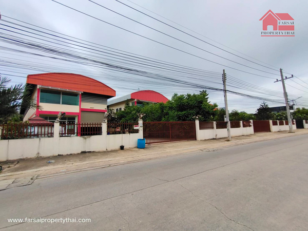 For SaleFactoryMahachai Samut Sakhon : Warehouse/factory building for sale, area 251, usable area 680 sq m, floor load 3 tons/sq m, parking for 6-8 cars, Ekachai Road, near Wat Pho Chae, Mueang District, Samut Sakhon Province, selling price 13.9 million baht.