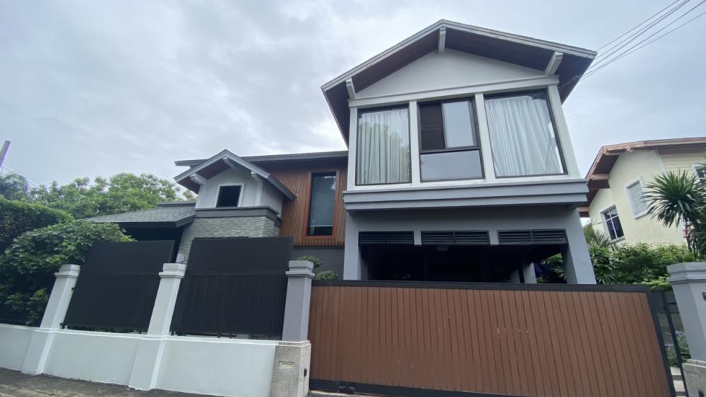 For SaleHouseYothinpattana,CDC : 2 storey detached house for sale, Baan Suan Prinsiri. Soi Yothin Phatthana 3 Near the expressway, behind the corner, beautifully decorated, ready.