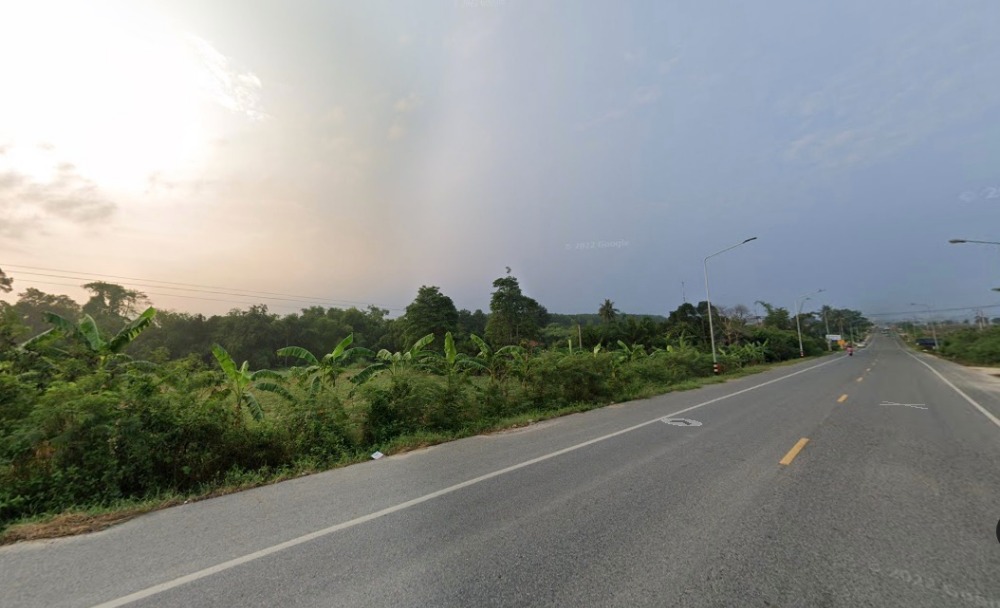 For SaleLandRayong : Land 18 rai, next to Soi 5 Road, Phatthana Nikhom, Rayong, beautiful plot, affordable price, yellow area Economic Corridor EEC