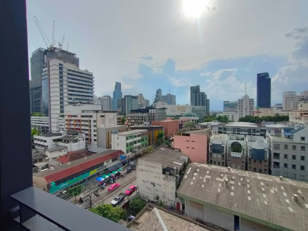 For RentCondoRatchathewi,Phayathai : Condo for rent near BTS Victory Monument Ideo Mobi Rangnam - 650 meters BTS Victory Monument Ready to move in