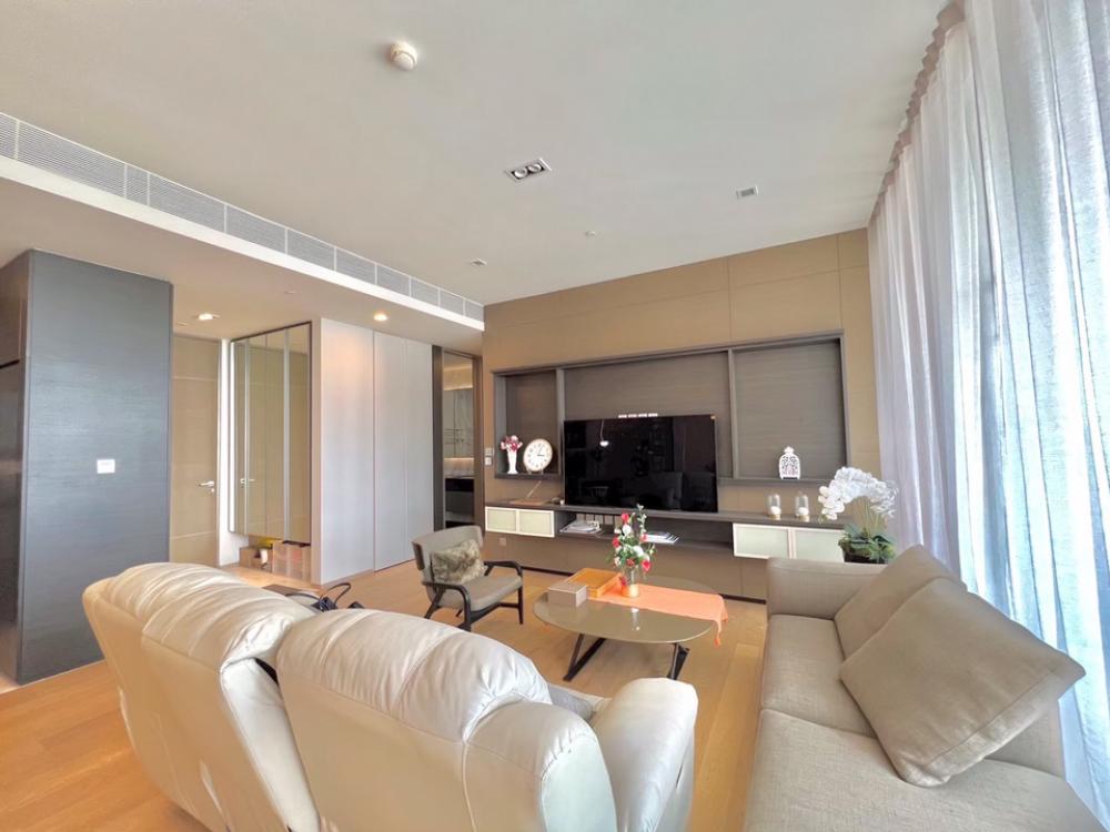 For RentCondoSilom, Saladaeng, Bangrak : Condo Saladaeng One. 2 bed 2 bath *for rent 130,000 THB/ month | Tel. 062-6941794