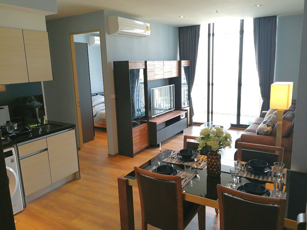 ให้เช่าคอนโดสุขุมวิท อโศก ทองหล่อ : 2 bedrooms with good view at Park 24 (Park Origin Phrom Phong) for rent