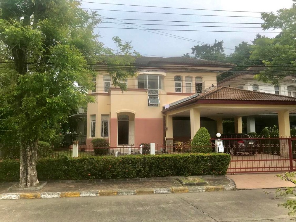 For SaleHouseLadkrabang, Suwannaphum Airport : Single house, Lali Green Ville Village 84.6 sq m, 3 bedrooms, 3 bathrooms, beautiful - next to the main road.