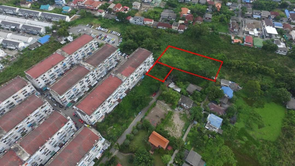 For SaleLandVipawadee, Don Mueang, Lak Si : Land for sale, Don Mueang, Soi Chang Akat Uthit, there are 2 plots, next to the road, Soi Chang Akat Uthit 15/1, size 340 sq m / 320 sq m.