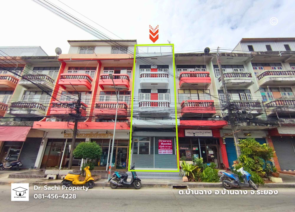 For SaleShop HouseRayong : Commercial building for sale, renovated, 3 and a half floors, 18.7 sq w, near Ban Chang Intersection, way to Sai Yun Beach, Rayong Province