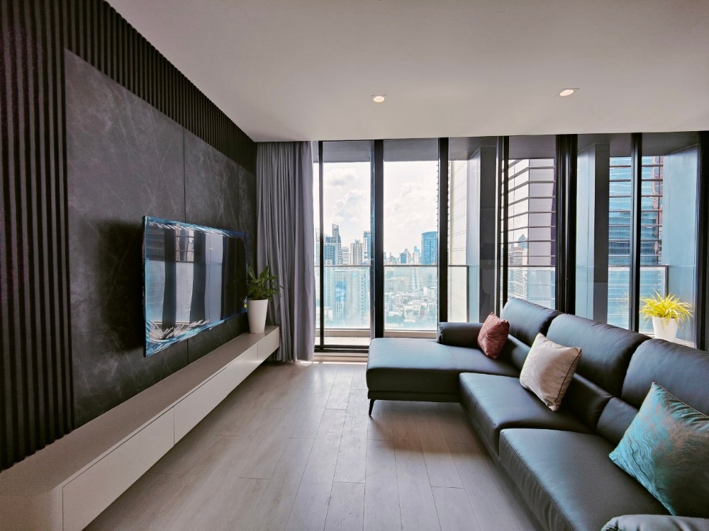 ให้เช่าคอนโดวิทยุ ชิดลม หลังสวน : Brand new modern luxury Noble Ploenchit 2bedroom2bathroom with private lift