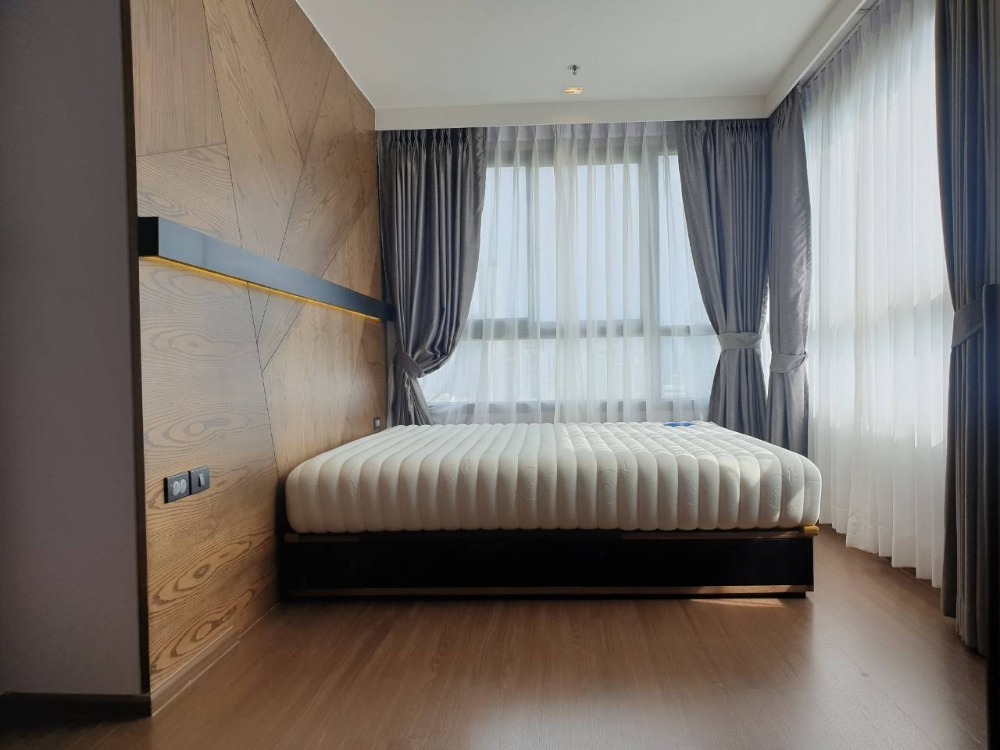 For SaleCondoOnnut, Udomsuk : Selling cheap Ideo Sukhumvit 93, next to bts Bangchak, corner room, very beautiful view and the best. High floor overlooking the river. Size 2 bedrooms, 2 bathrooms. It is a type room with a very wide balcony.