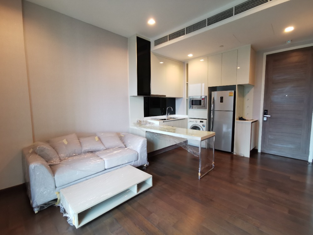 For SaleCondoRama9, Petchburi, RCA : For sale: Q Asoke, NEW 1 Bedroom 45 sq. m. 11,12th Floor Fully-furnished near MRT Petchaburi