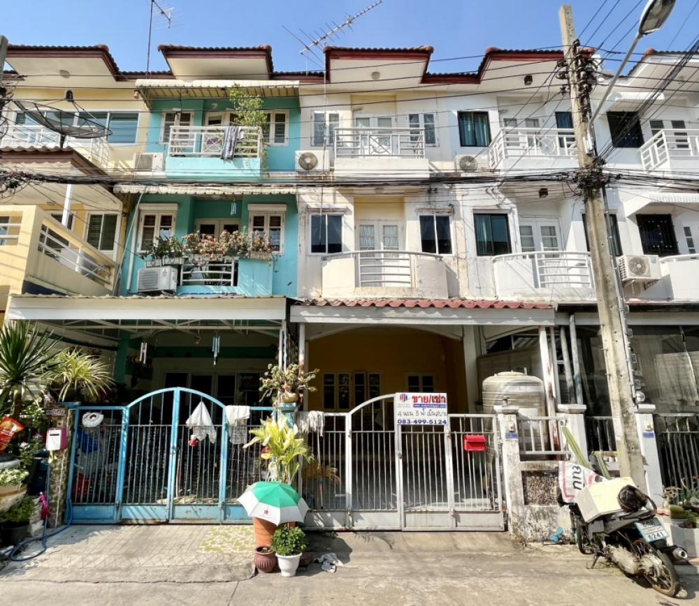 For SaleTownhouseNawamin, Ramindra : Townhouse for sale in Eak Nakhon, Watcharaphon Intersection, 4 bedrooms, Ruammit Phatthana Rd. At the beginning of the project, the atmosphere is very good.