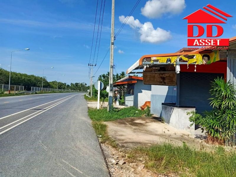 For SaleLandNakhon Si Thammarat : House for sale with a beautiful plot of land 378 sq wa near Central Nakhon Si Thammarat, Hua Thanon Intersection, next to the road along the railway, mangos all the time.