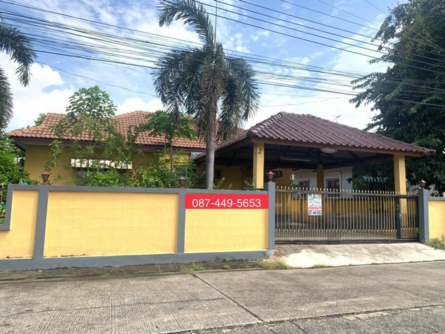 For SaleHouseNonthaburi, Bang Yai, Bangbuathong : House for sale, Suetrong Village, Bang Yai, 71.9 sq m, behind the corner, on both sides of the road, good condition, ready to move in, the best value