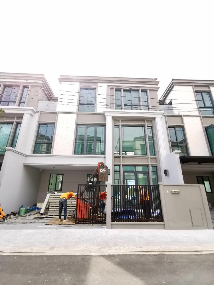 ขายอ่อนนุช อุดมสุข : Classes Sukhumvit 77 41.3sqwah 214sqm. 20,500,000 Am: 0656199198