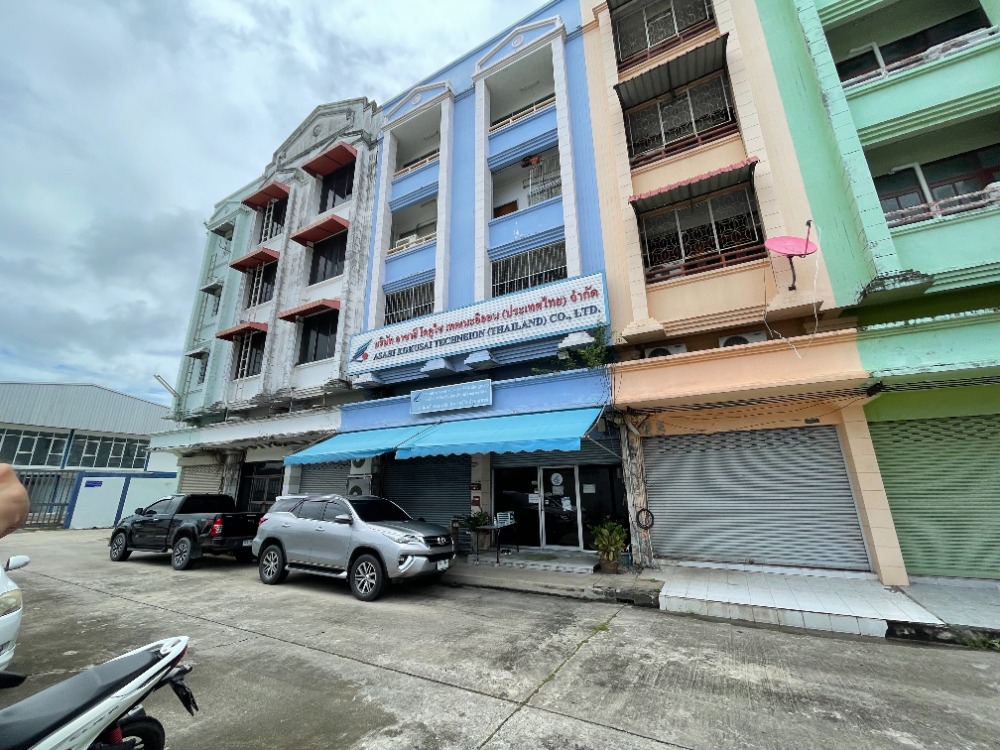 For SaleShop HouseRayong : Selling a commercial building - 2 booths on the main road, Ban Chang Place, Rayong, near the Department of Lands