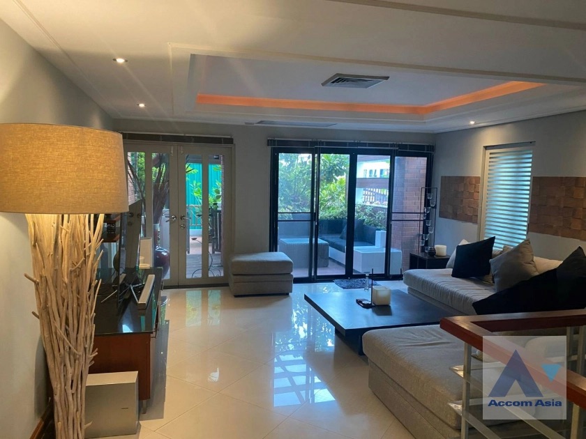 For SaleTownhouseSukhumvit, Asoke, Thonglor : 3 Bedrooms Townhouse for Sale in Sukhumvit, Bangkok near BTS Phrom Phong at Villa 49 (AA38996)