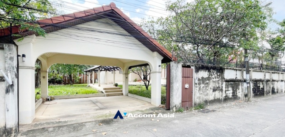 For SaleTownhouseOnnut, Udomsuk : 🔼🔽 AccomA 2 Beds House for Sale in Sukhumvit,  BTS Punnawithi