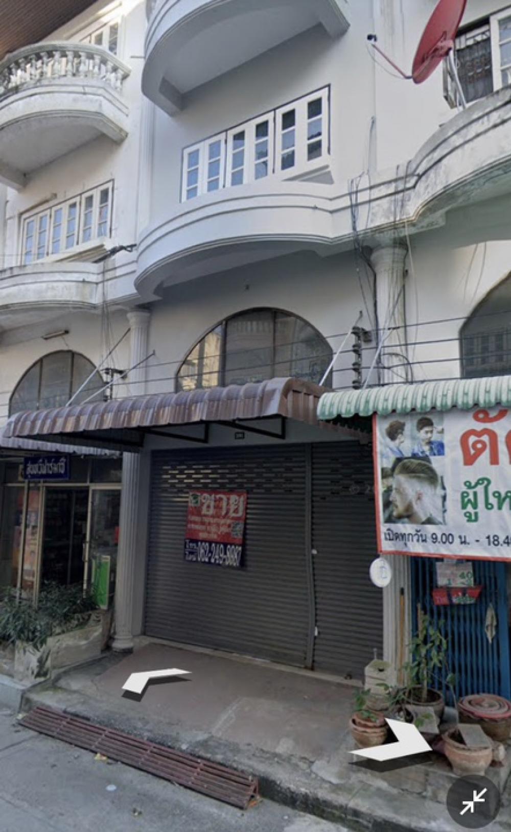 For RentShophousePinklao, Charansanitwong : Commercial building for rent, 3.5 floors, good location, next to Borommaratchachonnani Road, Soi Borommaratchachonnani 76