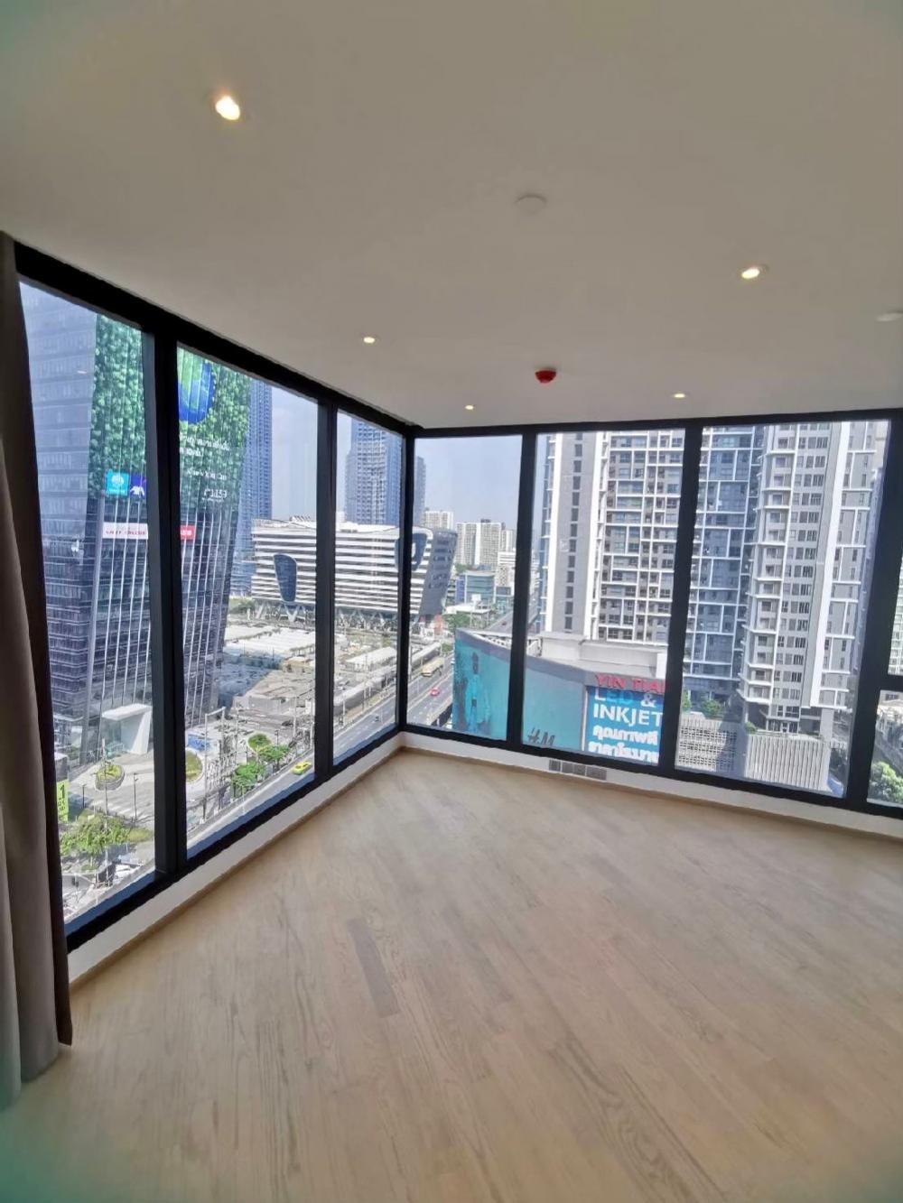 For SaleCondoRama9, Petchburi, RCA : For Sale URGENTLY!!! Urgent sale 😉!!! Corner room, very beautiful view, Ashton Condo Asoke-Rama 9, room size 2 bedrooms, 2 bathrooms, size 70 sq m. Located at the intersection of the center of Rama 9 city, near MRT, Central Rama 9 mall, ready to view the