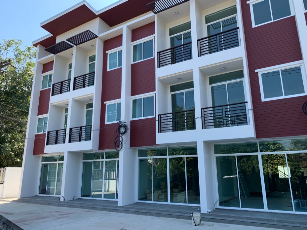 For SaleHome OfficeChiang Mai : Patan  Town Home. Home office in the heart of Chiang Mai city, new, just completed, located on Chotana 22 Road, Mueang District, Chiang Mai Province. It is a 4x12 meter 3-storey building.